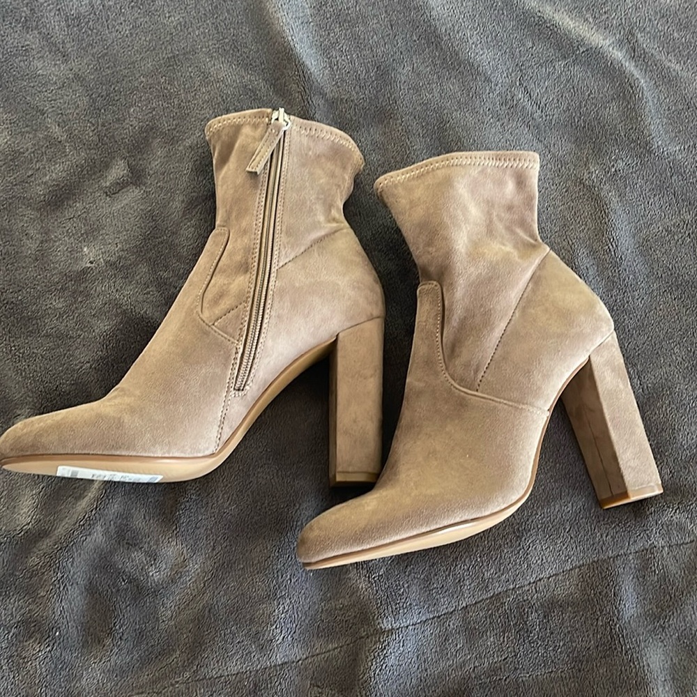 Steve Madden faux suede booties. Size 7.5 brand new